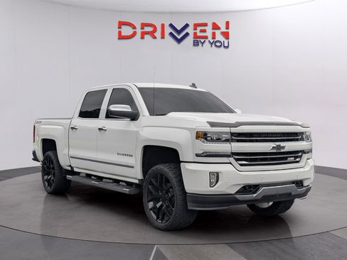 Used 2017 Chevrolet Silverado 1500 LTZ Z71 w/ LTZ Plus Package AWD/4WD image 7