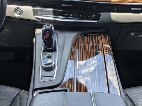 Used 2024 Cadillac Escalade ESV Premium Luxury AWD/4WD image 18