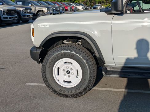 New 2026 Ford Bronco Heritage Edition AWD/4WD image 10