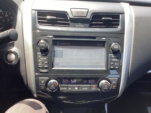 Used 2015 Nissan Altima 2.5 SV w/ Convenience Package FWD image 7