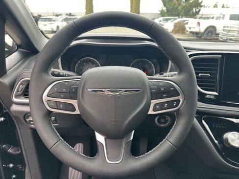 New 2026 Chrysler Pacifica Select image 15