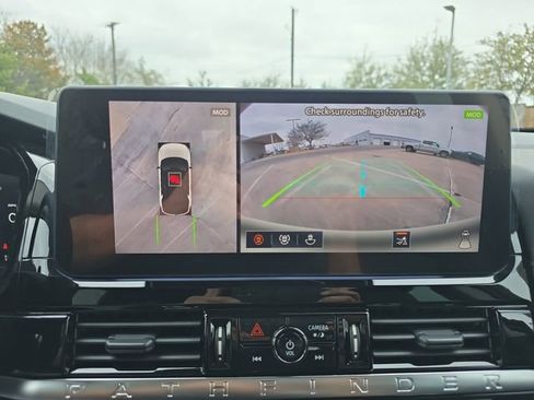 New 2026 Nissan Pathfinder SL image 9