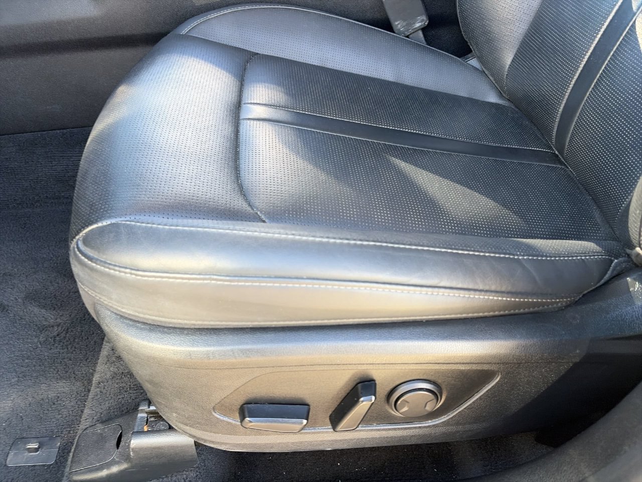 Used 2024 Kia Sorento S FWD image 19