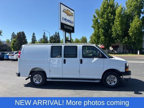 Used 2025 GMC Savana 2500 w/ Driver Convenience Package RWD image 1
