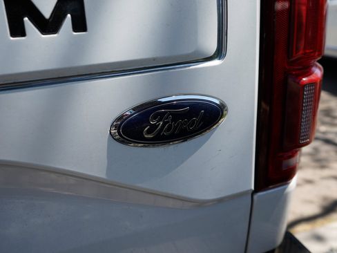 Used 2015 Ford F150 Platinum w/ Technology Package AWD/4WD image 11