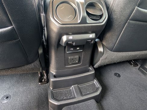 Used 2018 Jeep Wrangler Unlimited Sahara AWD/4WD image 14