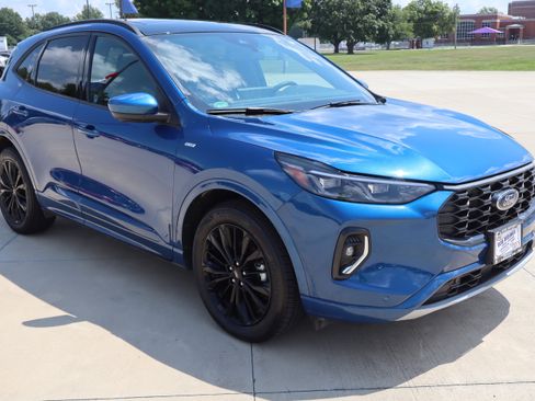 Used 2023 Ford Escape ST-Line Elite image 4