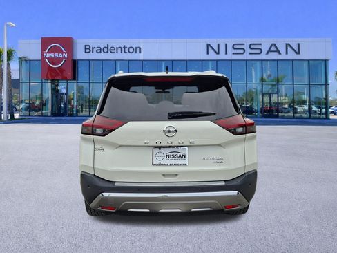 Used 2021 Nissan Rogue Platinum AWD/4WD image 6