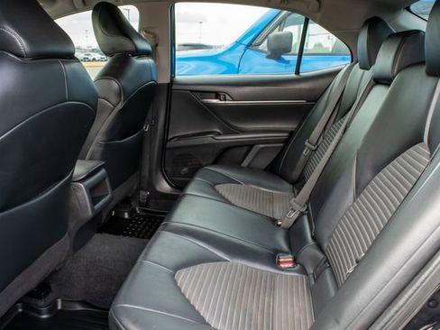 Used 2022 Toyota Camry SE image 18