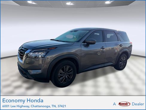 Used 2022 Nissan Pathfinder S FWD image 1