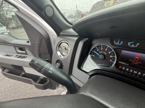 Used 2013 Ford F150 XLT w/ Luxury Equipment Group image 19