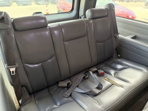 Used 2005 GMC Yukon XL Denali AWD/4WD image 18