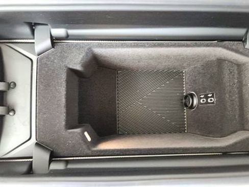 Used 2023 BMW i7 xDrive60 w/ Executive Package 2 image 52