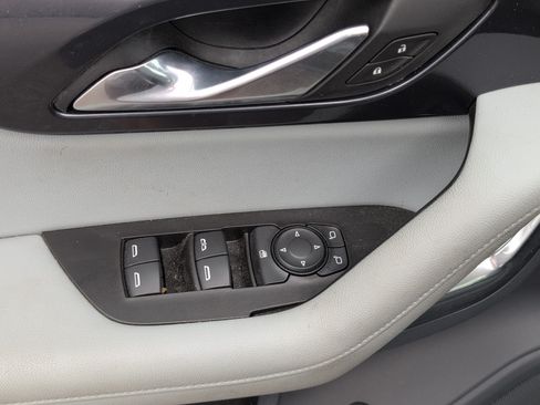 Used 2019 Chevrolet Blazer LT w/ Sun and Wheels Package FWD image 17