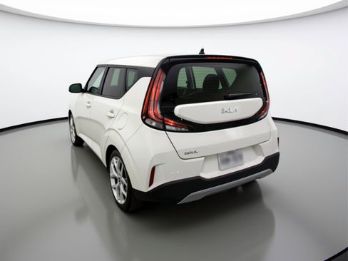 Used 2025 Kia Soul LX w/ LX Technology Package image 6