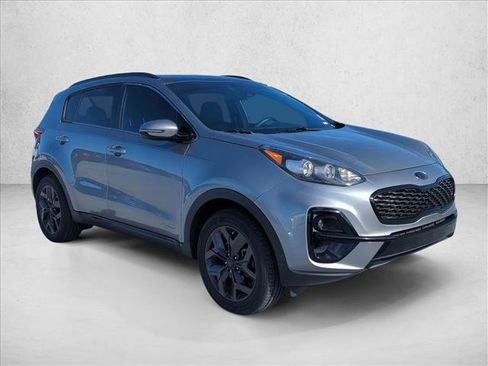 Used 2022 Kia Sportage Nightfall Edition image 3