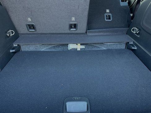 Used 2023 Jeep Cherokee Altitude Lux w/ Lux Elite Package image 12