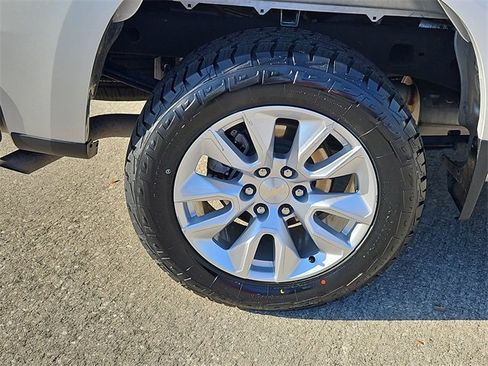 Used 2022 Chevrolet Silverado 1500 Custom image 5