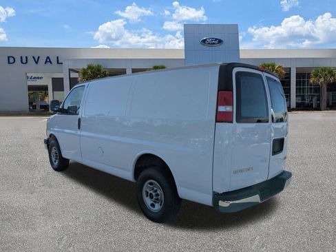 Used 2023 GMC Savana 2500 w/ Driver Convenience Package image 6