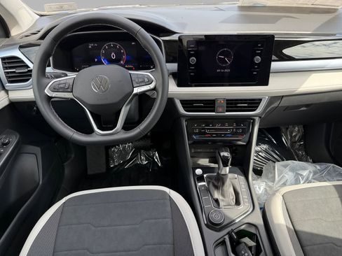 New 2025 Volkswagen Taos SE image 11