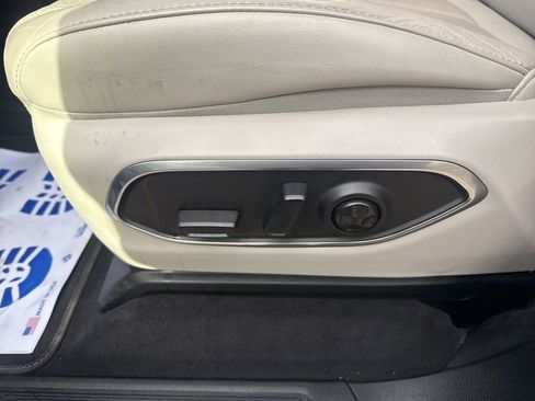 Used 2024 Jeep Wagoneer Series II image 11