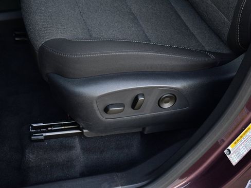 Used 2025 GMC Acadia Elevation image 17