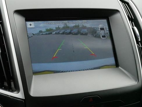 Used 2018 Ford Edge SEL w/ Equipment Group 201A AWD/4WD image 29