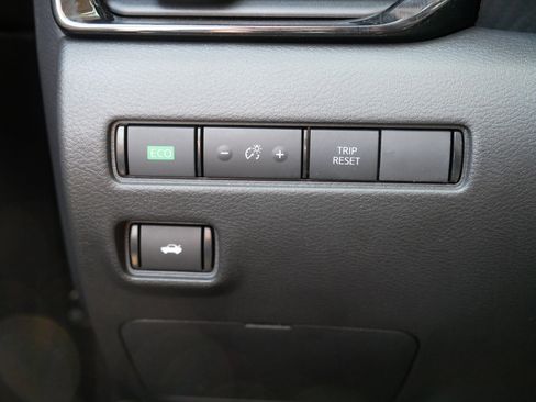 Certified 2025 Nissan Sentra SV w/ SV Premium Package FWD image 26