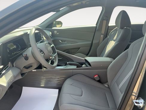 New 2026 Hyundai Elantra SE image 9