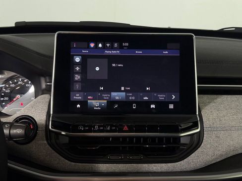 Certified 2024 Jeep Compass Latitude image 18