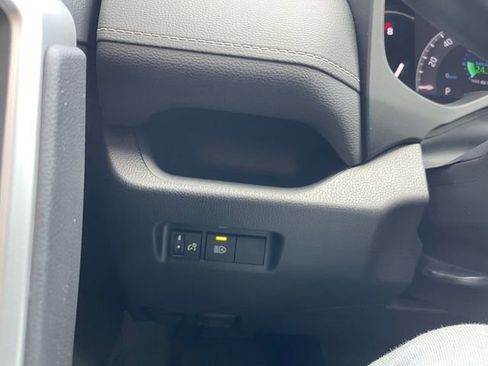 Used 2025 Toyota RAV4 XLE image 24