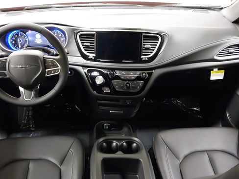 New 2026 Chrysler Pacifica Select FWD image 26