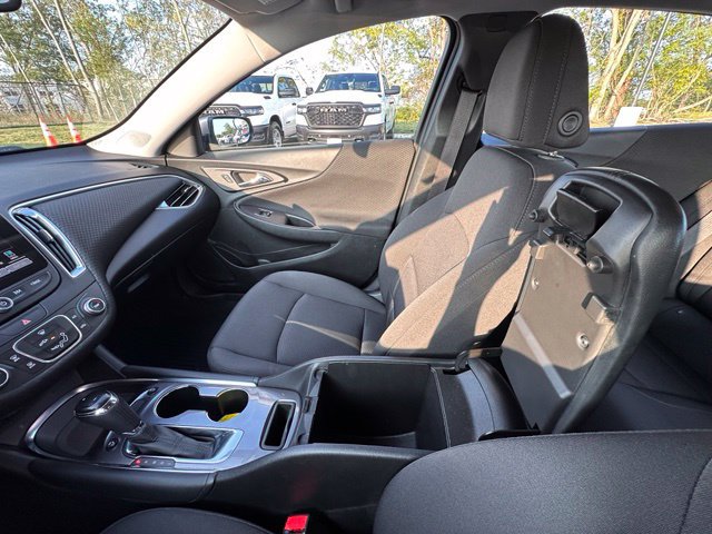 Used 2018 Chevrolet Malibu LT FWD image 27
