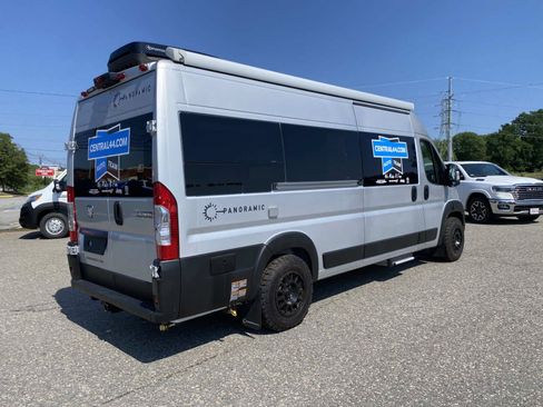 Used 2024 RAM ProMaster 3500 w/ Quick Order Package 22H SLT+ FWD image 3