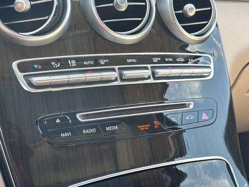 Used 2018 Mercedes-Benz GLC 300 image 28