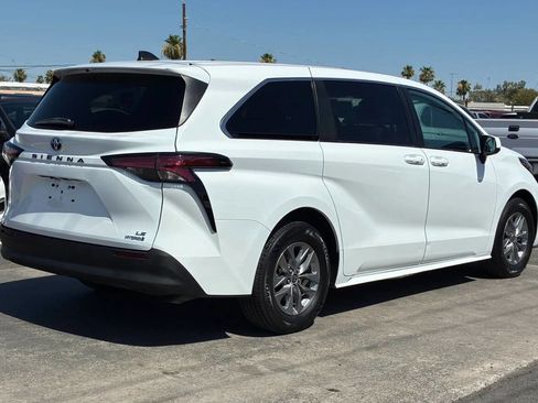 Used 2022 Toyota Sienna LE FWD image 9