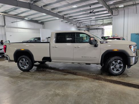 Used 2026 GMC Sierra 3500 SLE w/ SLE Value Package AWD/4WD image 2