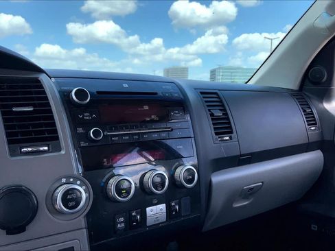 Used 2013 Toyota Sequoia Limited RWD image 34
