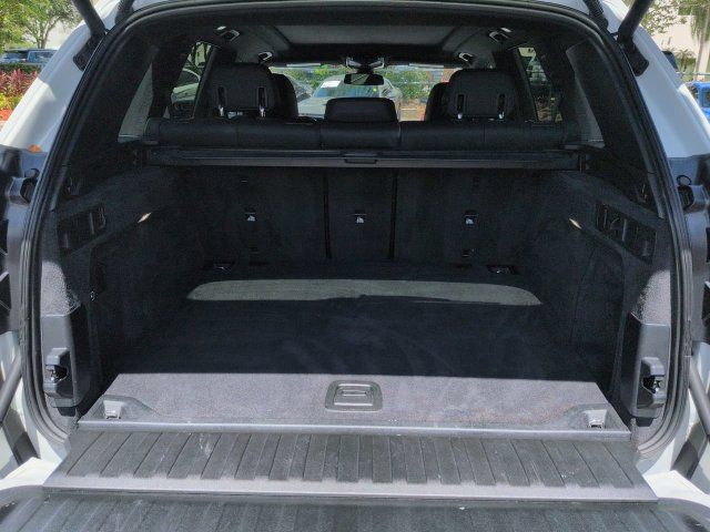 Used 2019 BMW X5 xDrive40i w/ Parking Assistance Package AWD/4WD image 13
