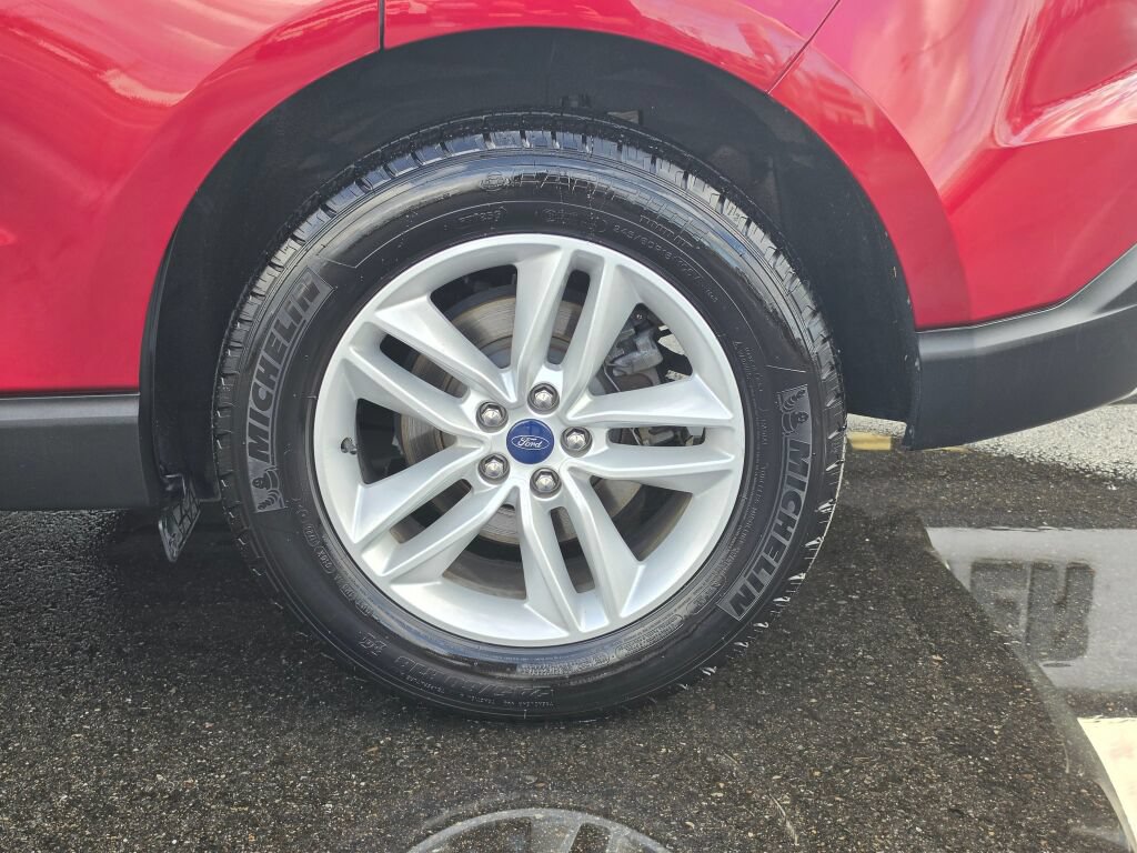 Used 2018 Ford Edge SEL w/ Equipment Group 201A AWD/4WD image 9
