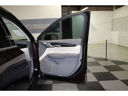 Used 2020 Cadillac XT6 Premium Luxury w/ LPO, Floor Liner Package image 27