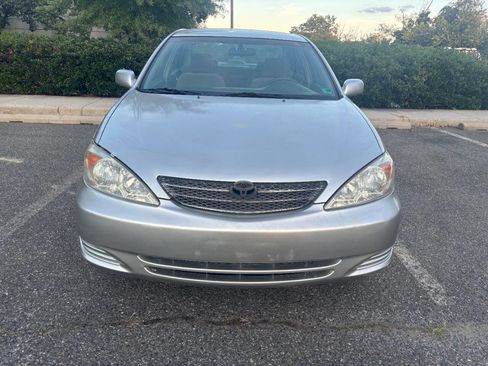 Used 2003 Toyota Camry LE image 2