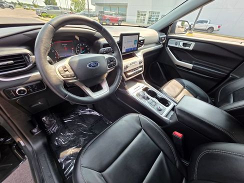 Certified 2023 Ford Explorer XLT w/ Equipment Group 202A AWD/4WD image 19