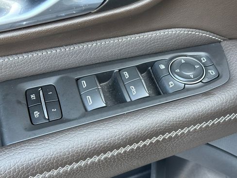 Used 2022 GMC Yukon Denali image 11