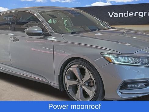 Used 2018 Honda Accord Touring image 4