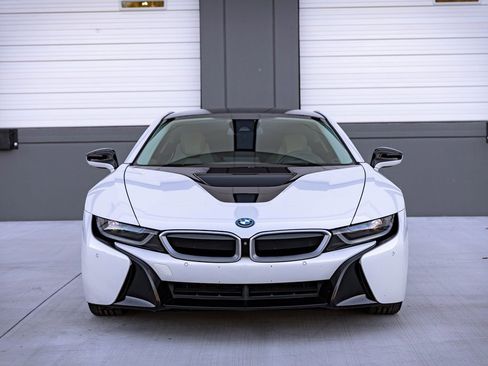 Used 2017 BMW i8 image 3