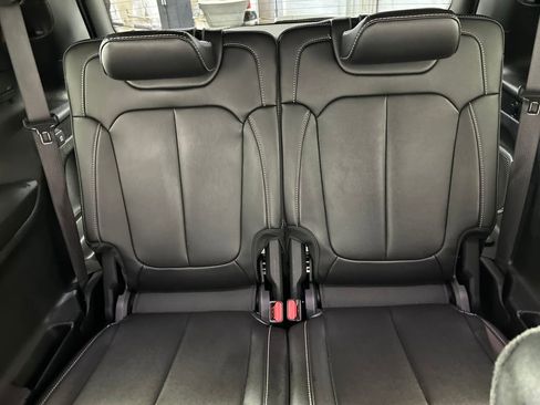 Used 2024 Jeep Grand Cherokee L Limited w/ Black Appearance Package AWD/4WD image 20