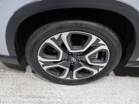 Used 2023 Subaru Ascent Limited image 8