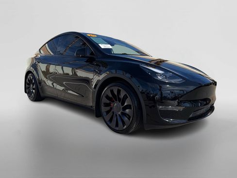 Used 2024 Tesla Model Y Performance image 7