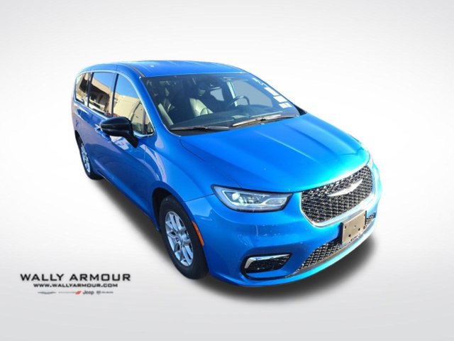 Used 2026 Chrysler Pacifica Select FWD 360° Tour